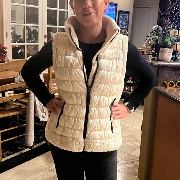 Calvin Klein Off white puffer vest - Picture 4 of 5